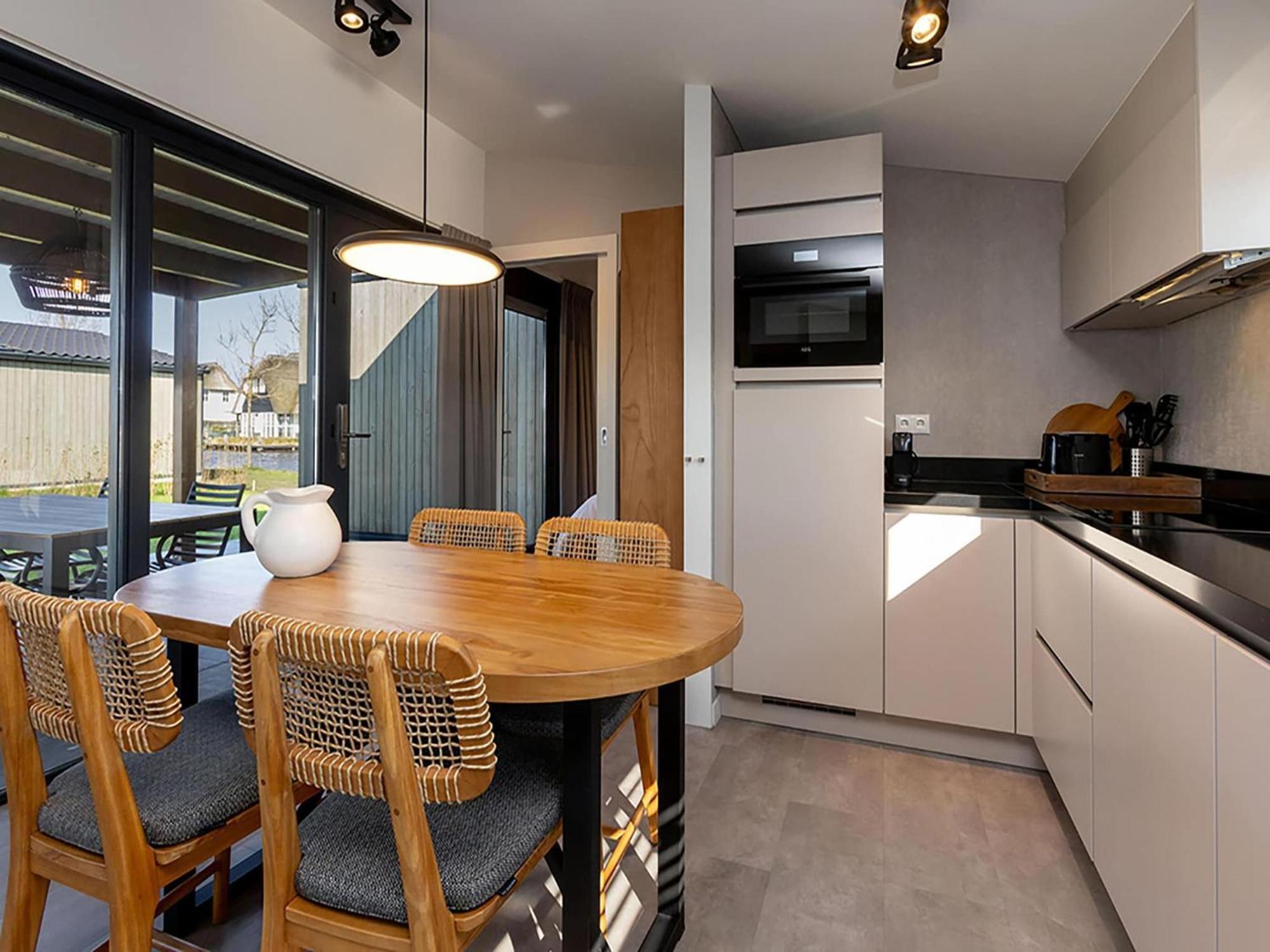 Luxury Docklodge On The Water Delfstrahuizen Экстерьер фото