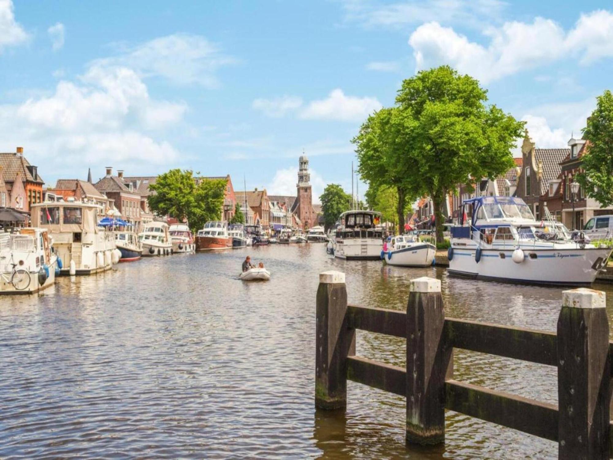 Luxury Docklodge On The Water Delfstrahuizen Экстерьер фото